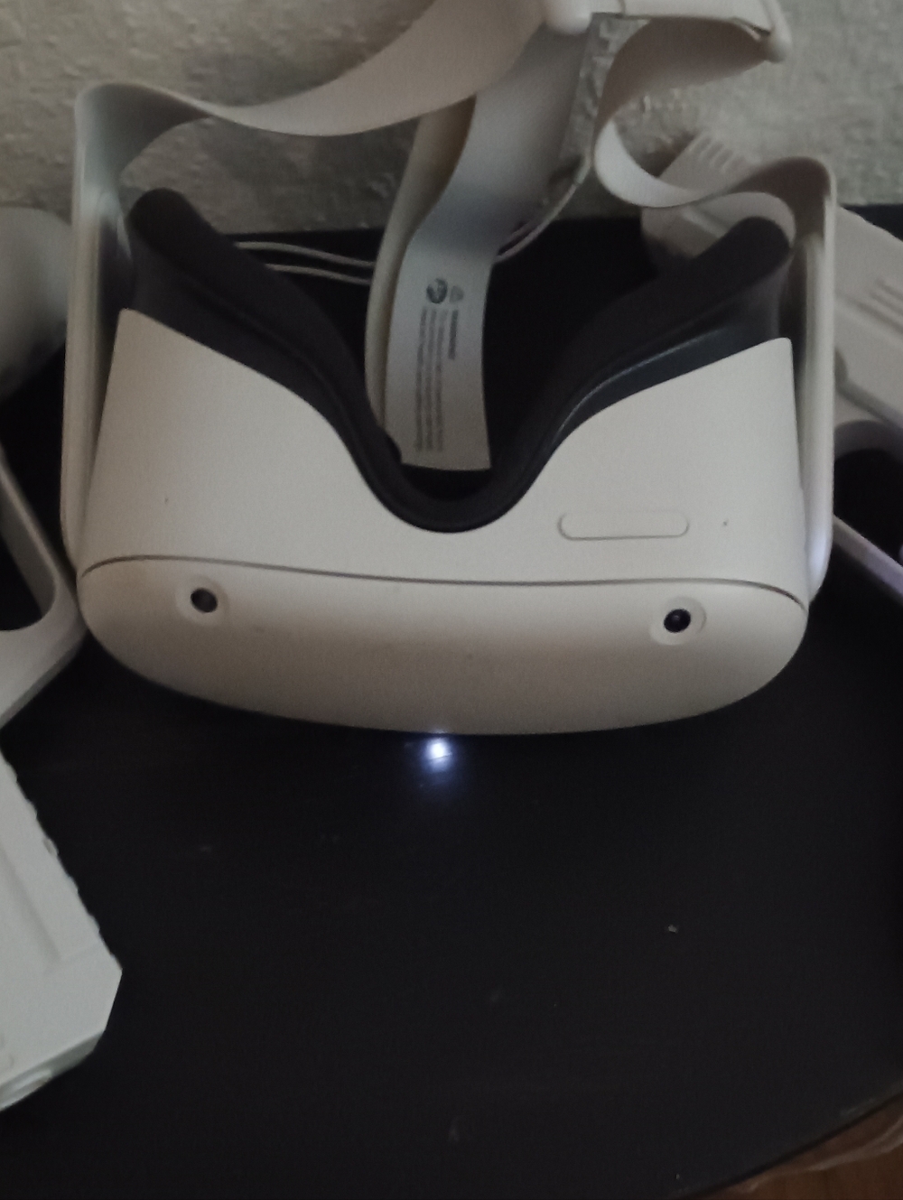 Quest VR Headset — White